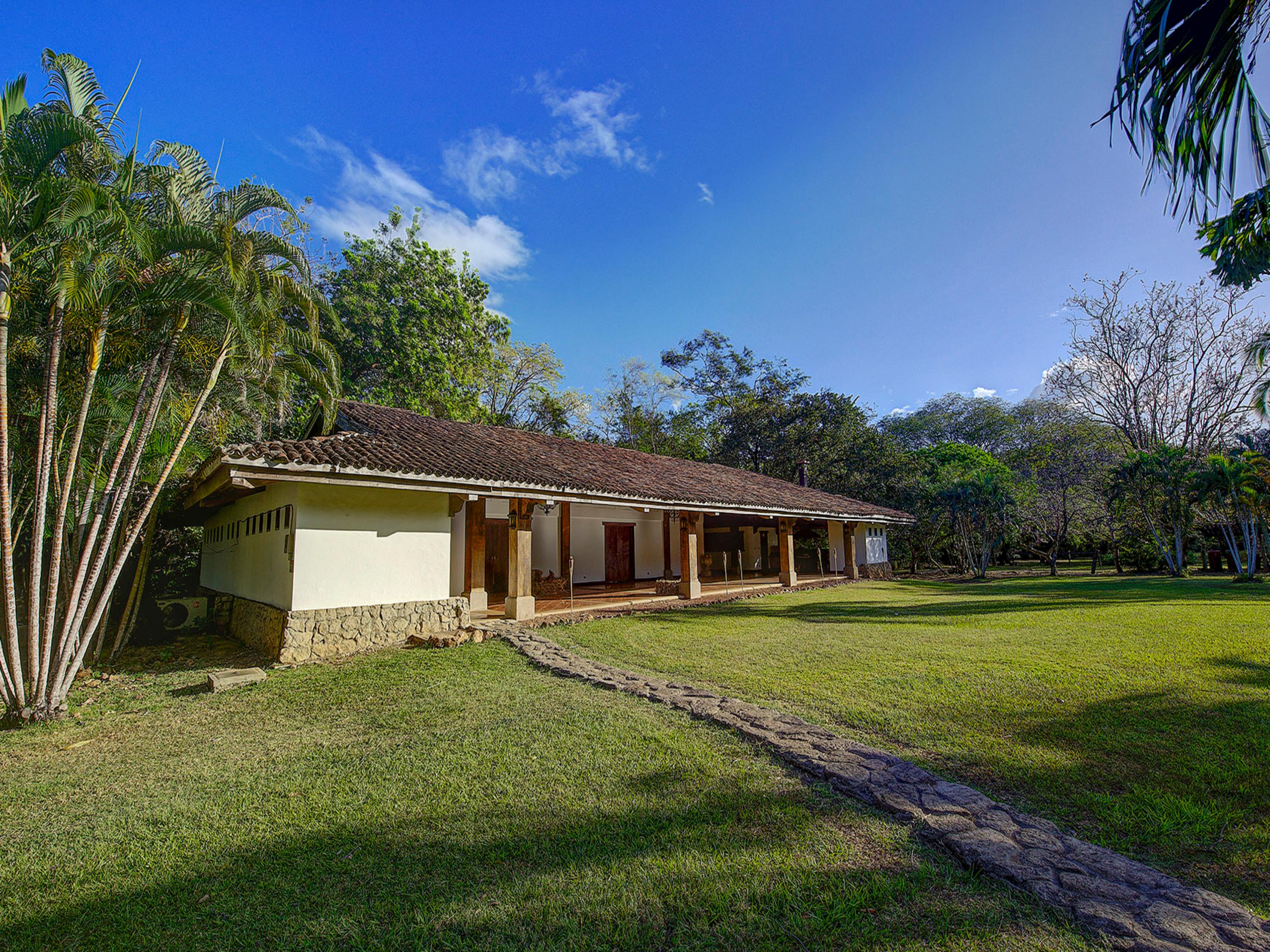 Hotel Hacienda La Pacifica Canas Exterior photo